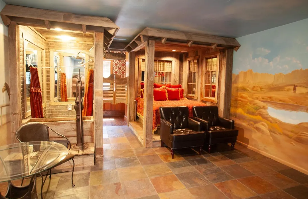 Black Swan Inn Luxurious Theme Rooms-1