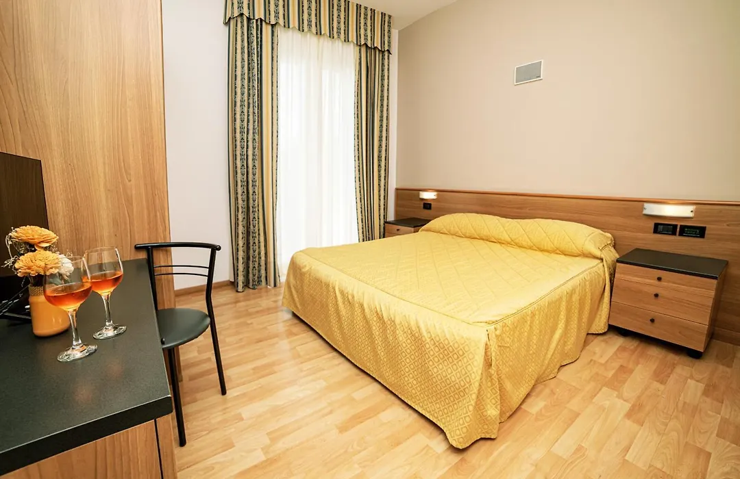 Hotel Mary Rose-1