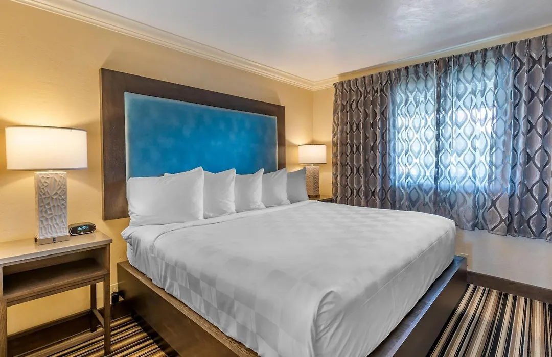 Lincoln Sands Oceanfront Resort, An Ascend Collection Hotel-1