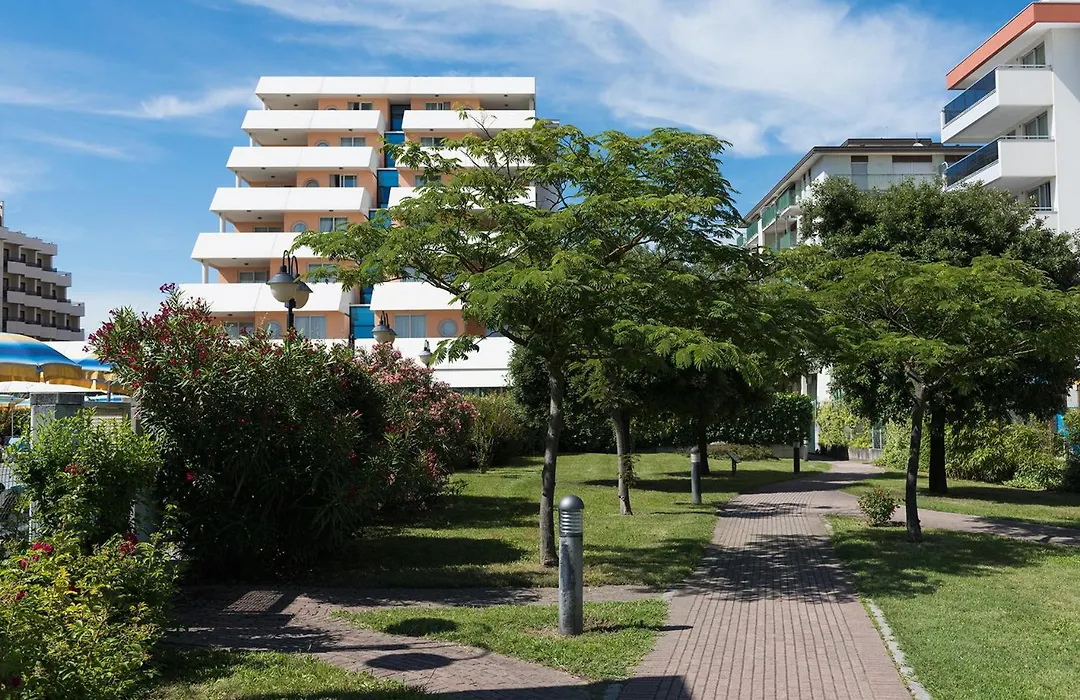 Aparthotel Holiday-1