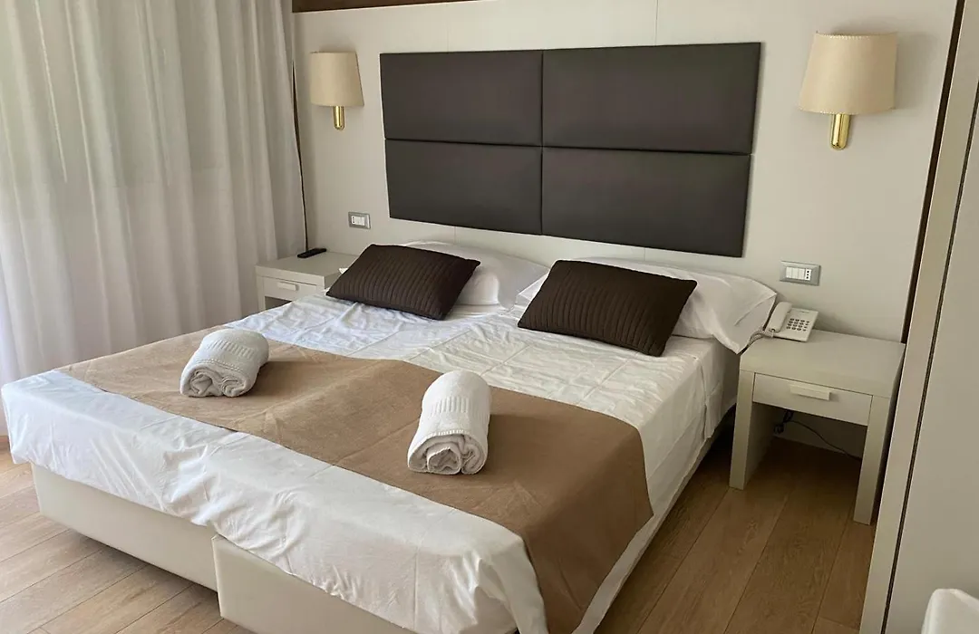 Hotel Eros-1