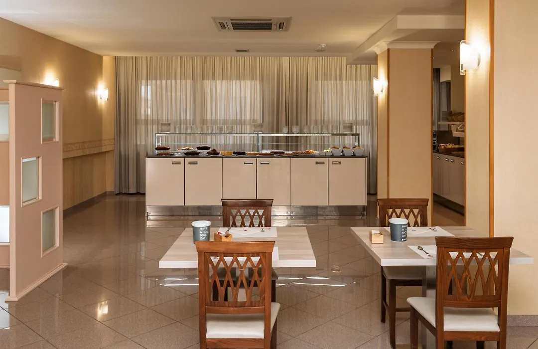 Hotel Riviera-1