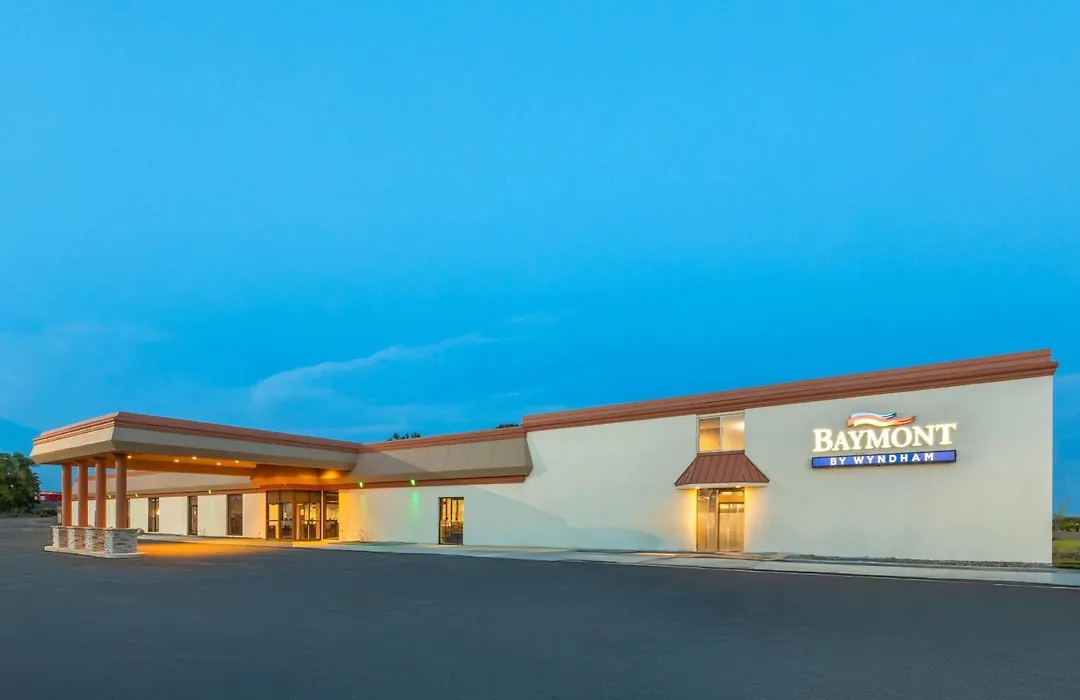 Baymont By Wyndham Jamestown Conference Center & Water Park-1