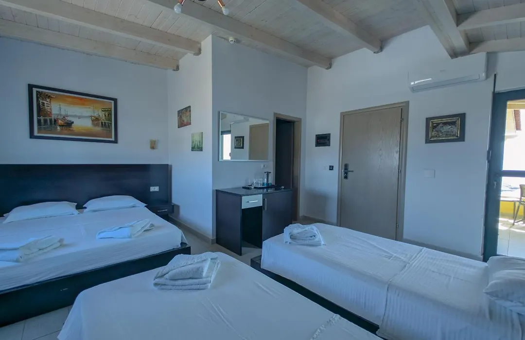 Hotel Bahamas-1