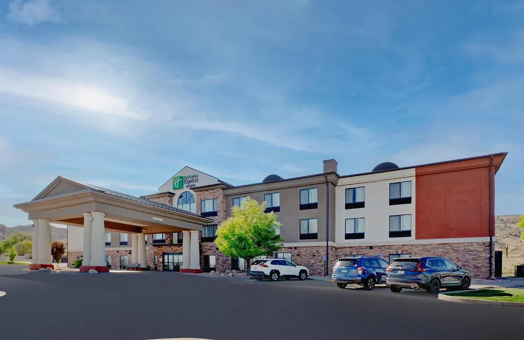 Holiday Inn Express & Suites Richfield By Ihg-1