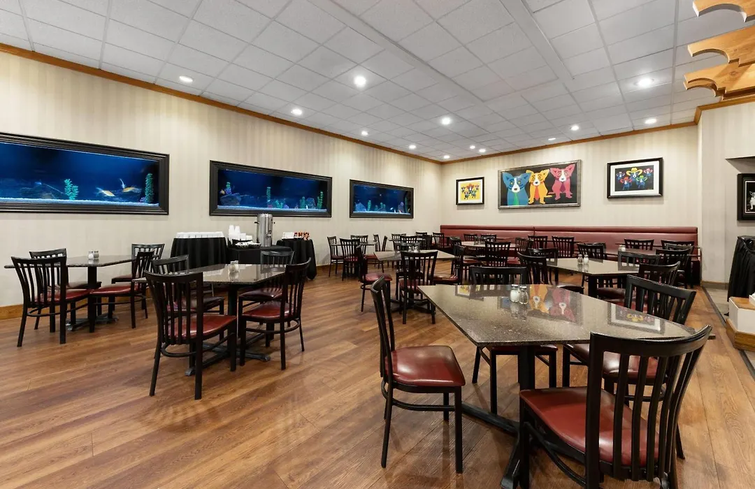 Wyndham Riverfront Hotel-1
