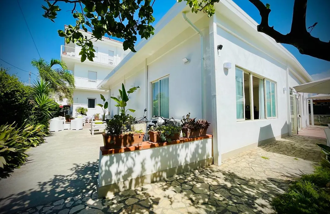 Minturnae Hotel-1