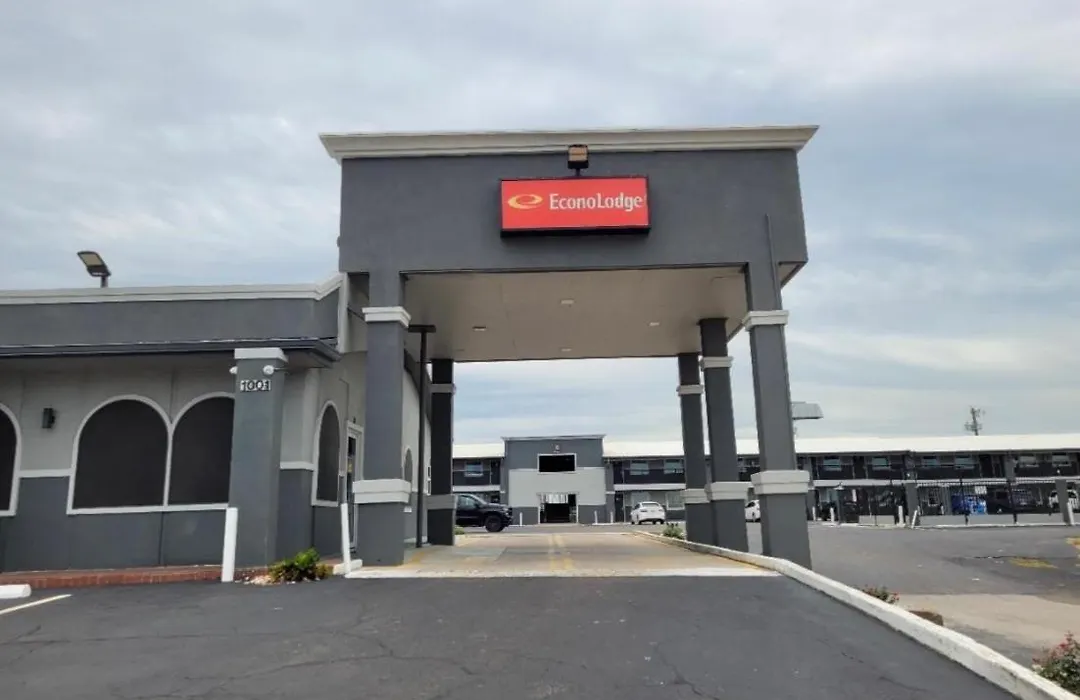 Econo Lodge Temple-1