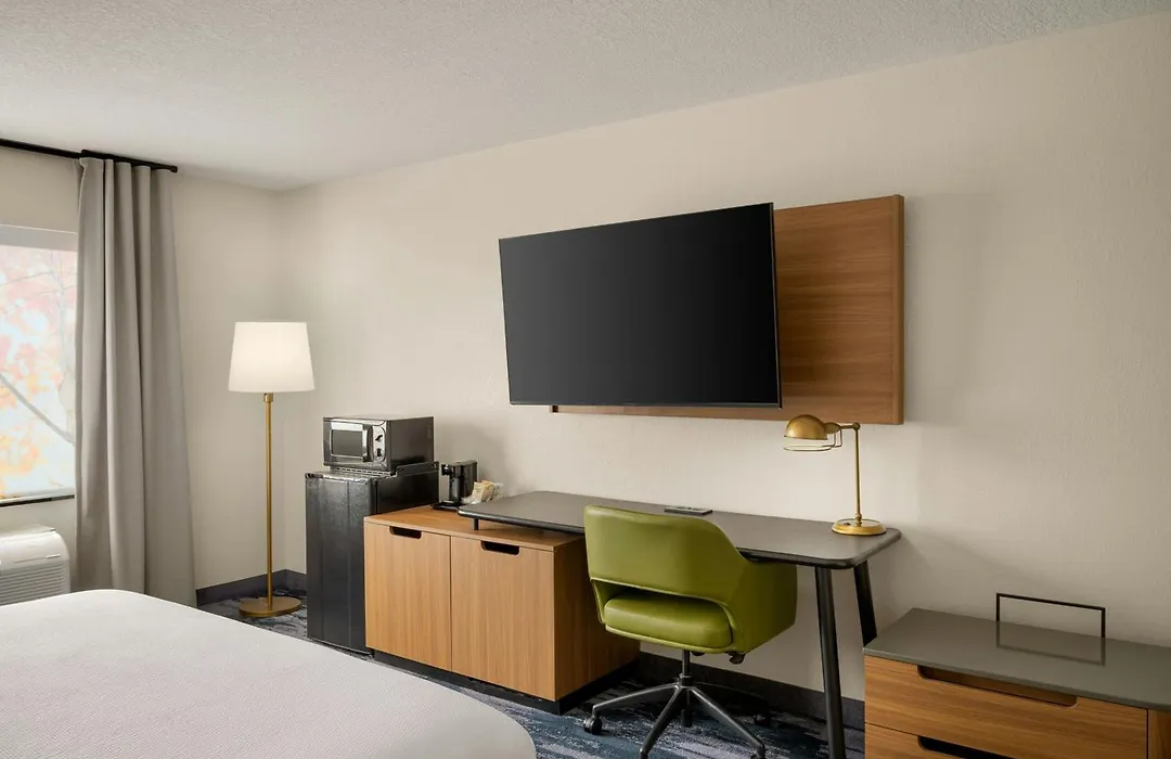 Fairfield Inn & Suites Bloomington-1