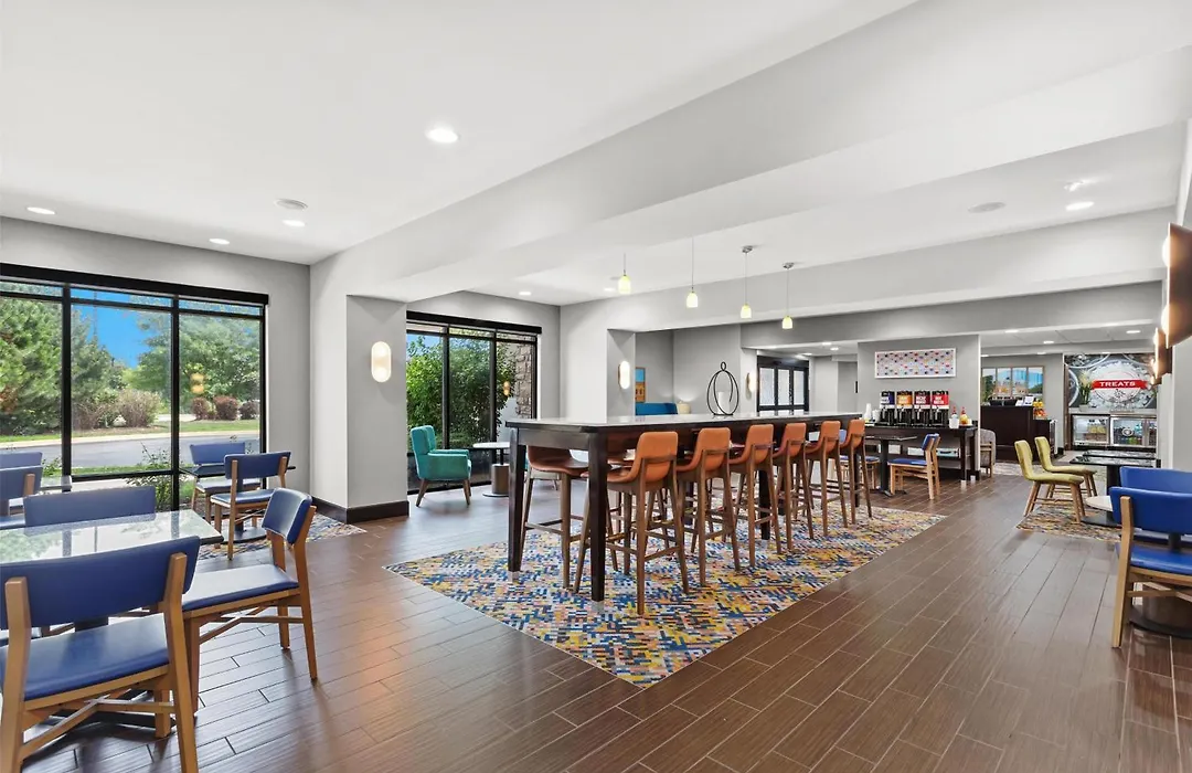Hampton Inn Dekalb - Near The University-1
