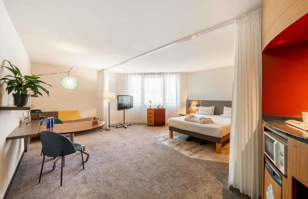 Novotel Suites Cannes Centre-1