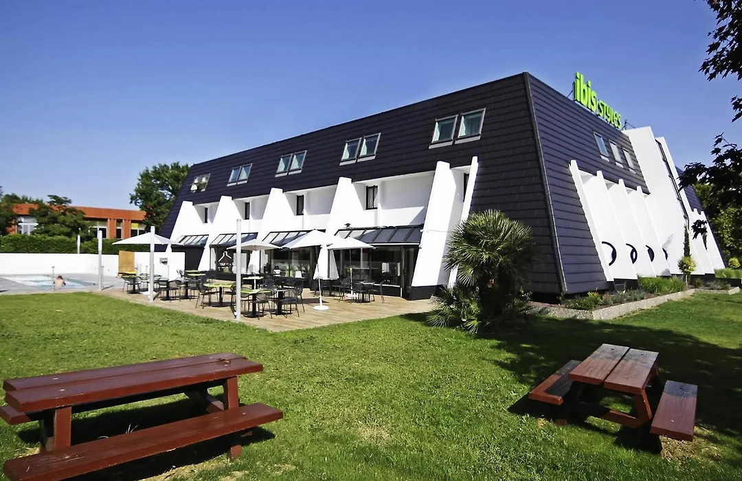 Ibis Styles Toulouse Labège-1