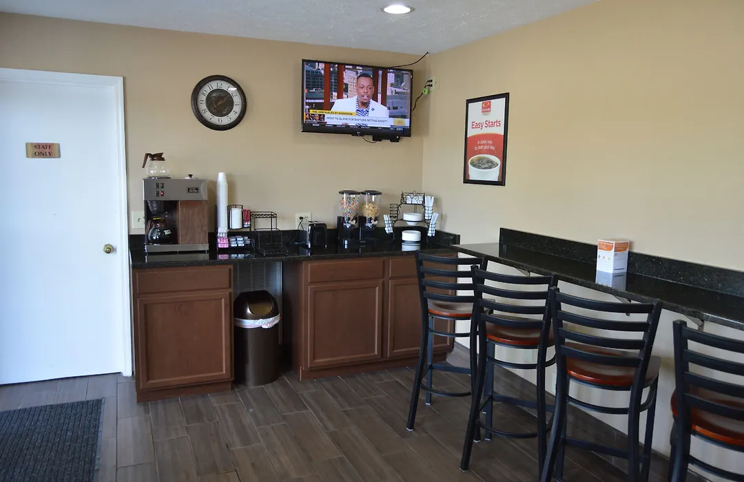 Econo Lodge Nashville North-1