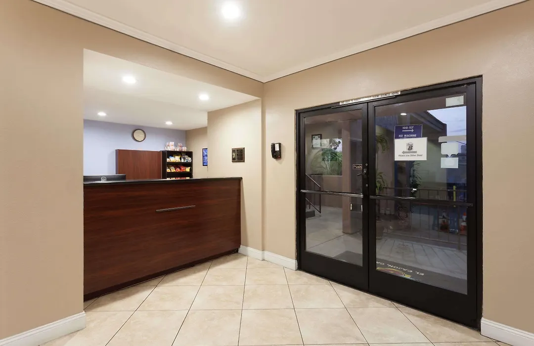 Super 8 By Wyndham El Cajon San Diego-1