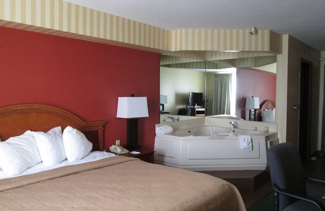 Quality Inn Gaylord-1