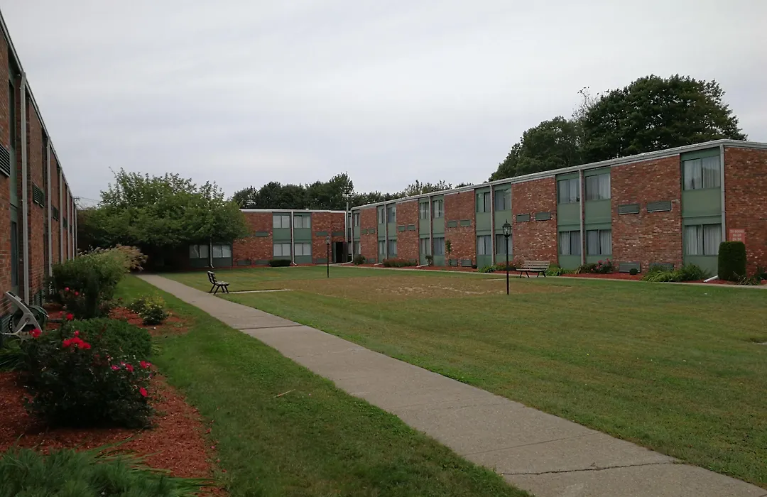 Mystic River Hotel & Suites-1