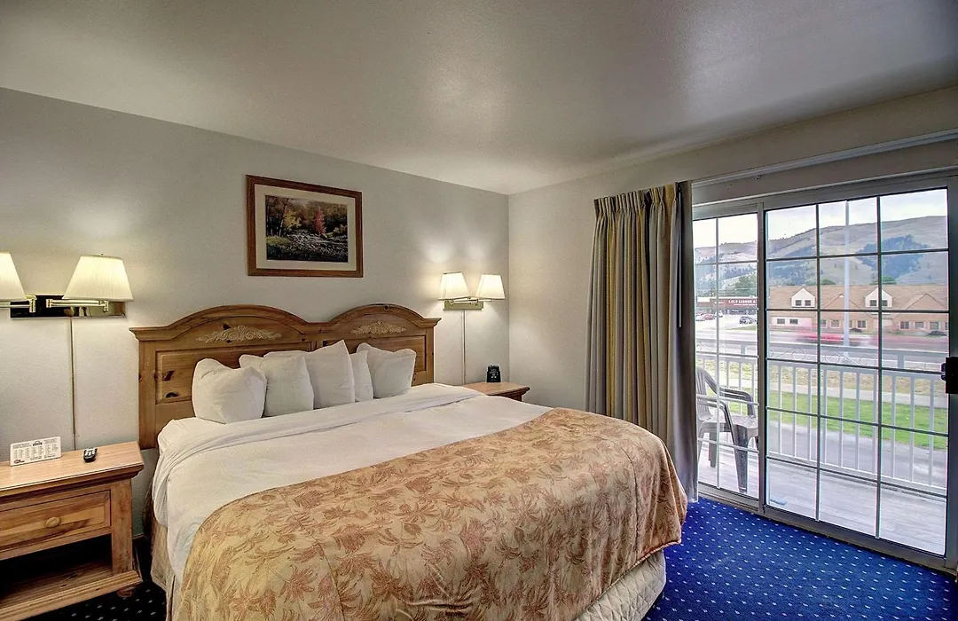 Days Inn & Suites By Wyndham Lolo-1
