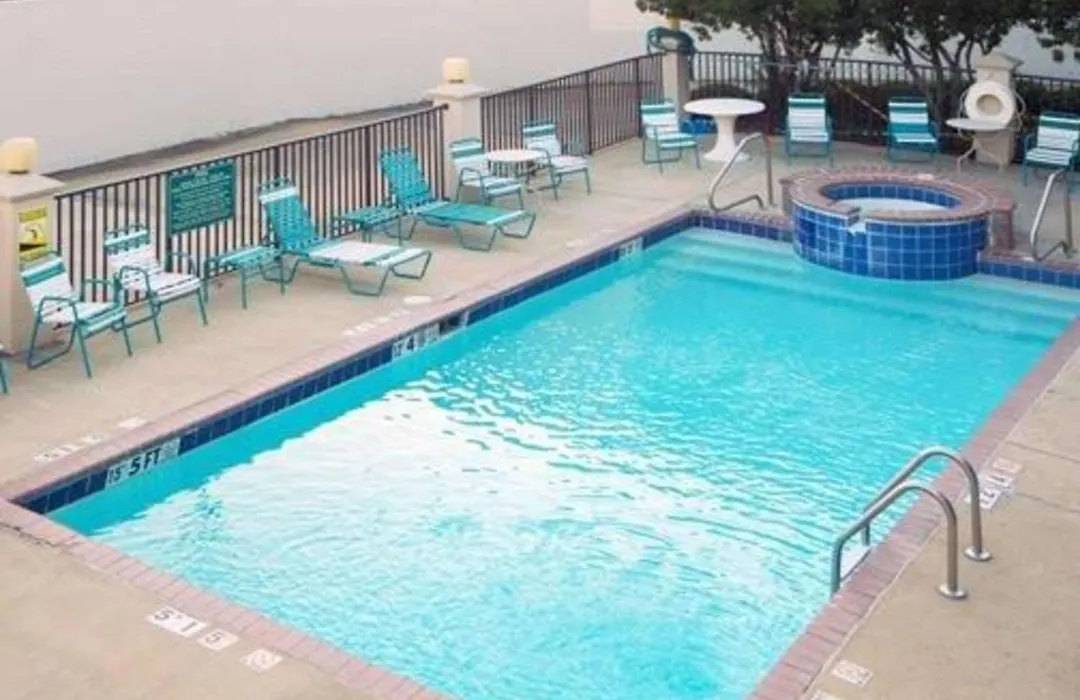 Quality Inn & Suites Clinton - Jackson West-1