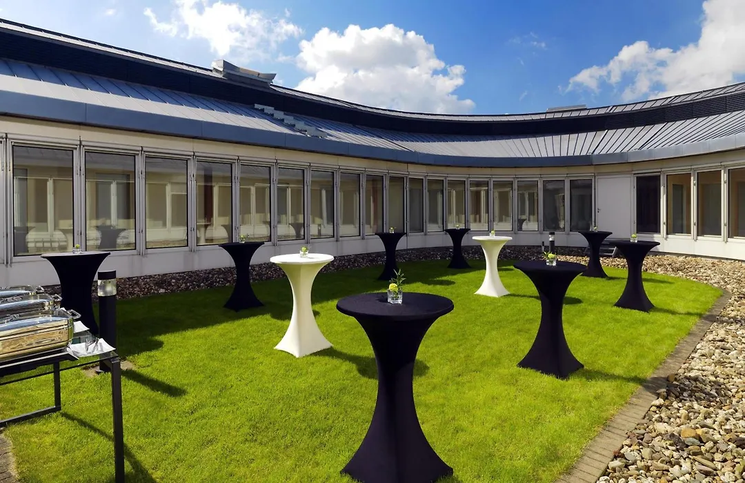 Sheraton Duesseldorf Airport Hotel-1