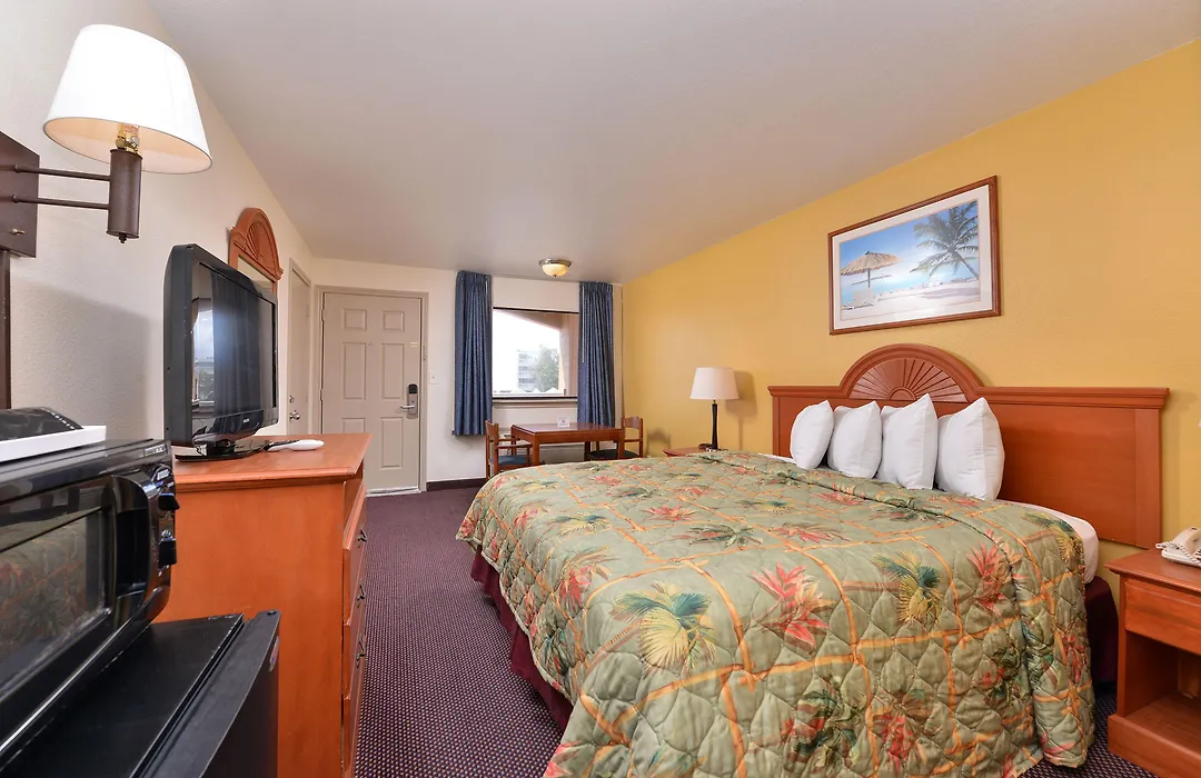 Motel 6 Classic Galveston, Tx Beach-Seawall-1