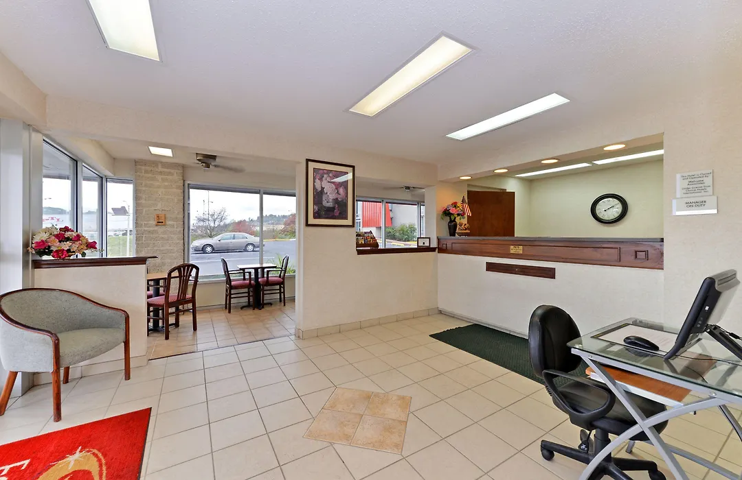Days Inn By Wyndham Harrisonburg-1