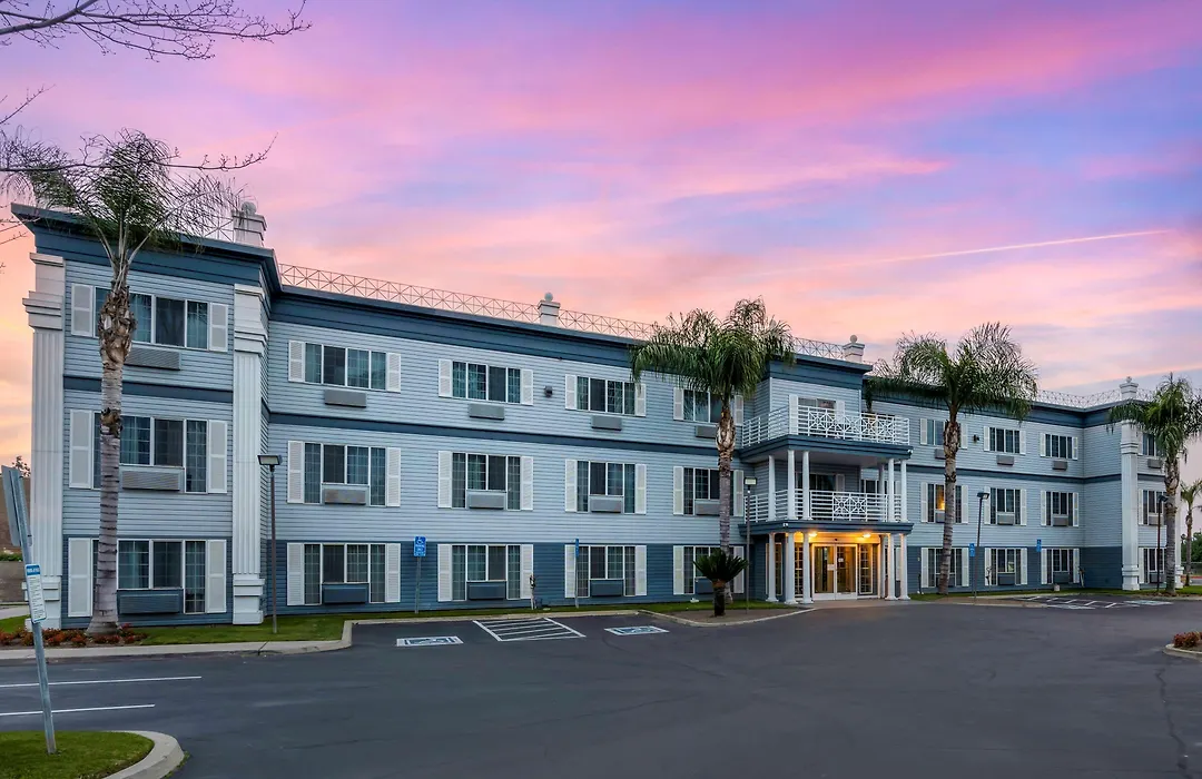 Best Western Colonial Inn-1