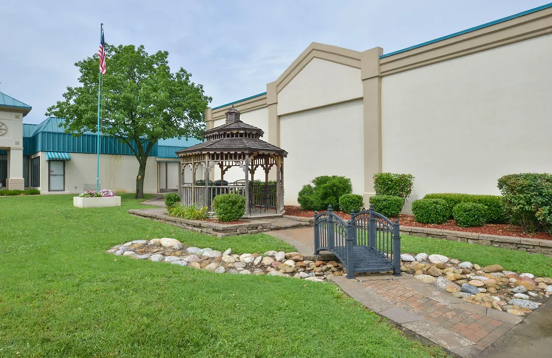 Days Inn By Wyndham Pittsburg Ks-1