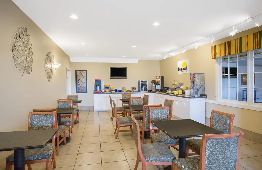 Days Inn By Wyndham Chester-1