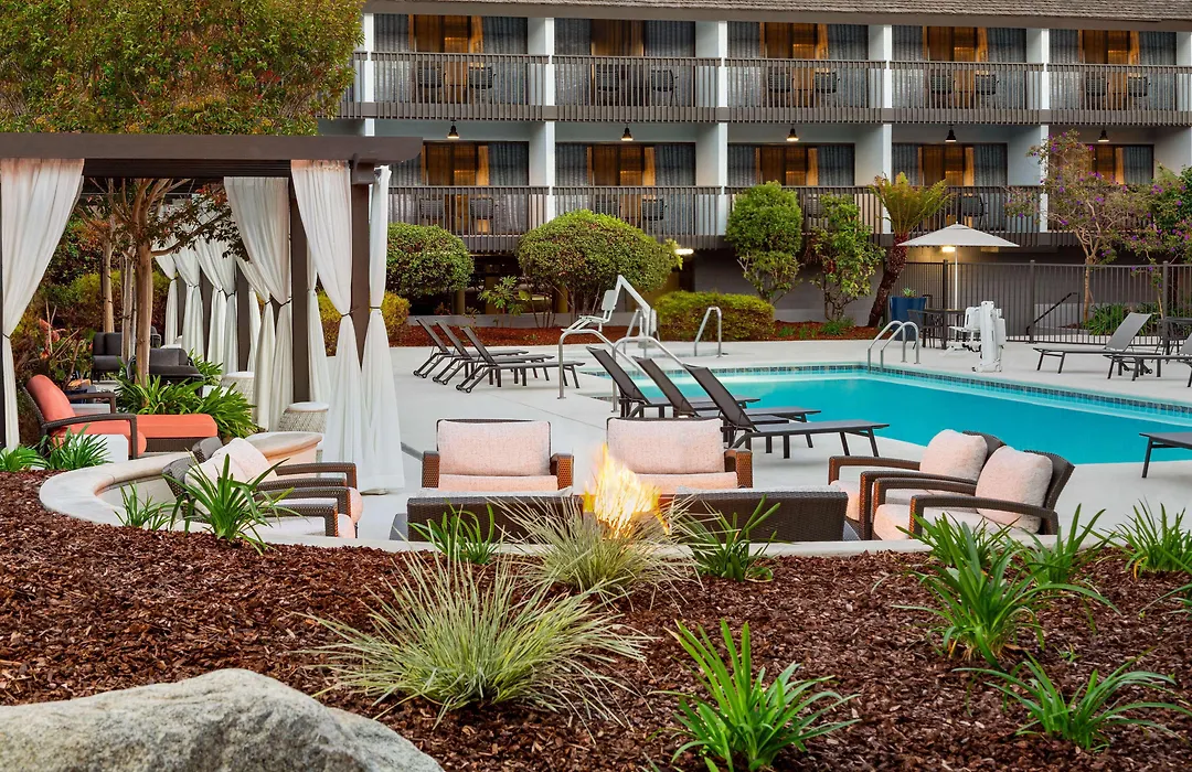 Hilton Garden Inn Monterey-1