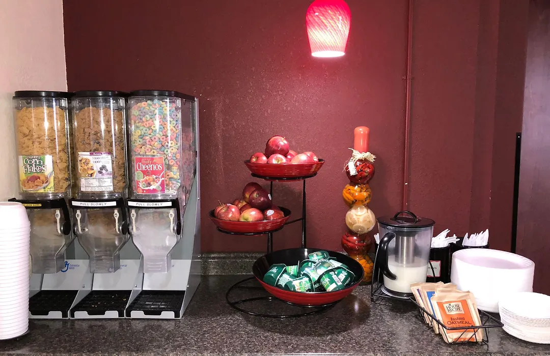 Ramada By Wyndham Harrisonburg-1