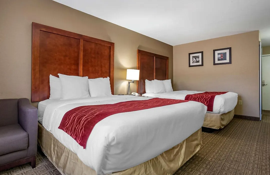 Comfort Inn & Suites Leeds I-20-1