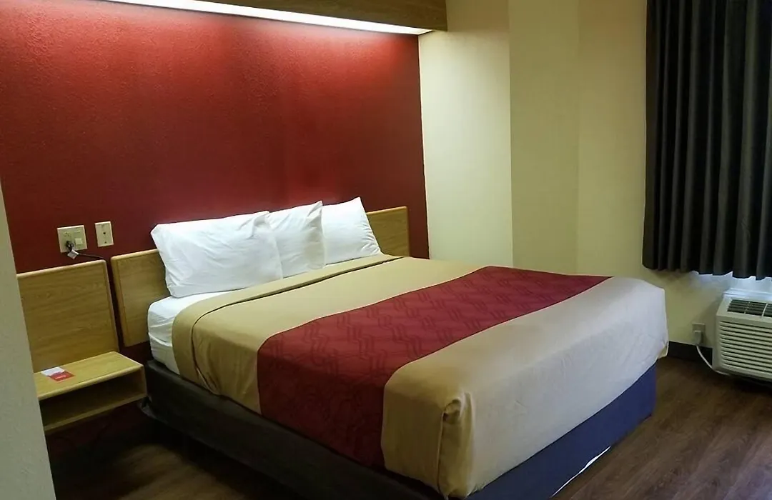 Econo Lodge London North-1
