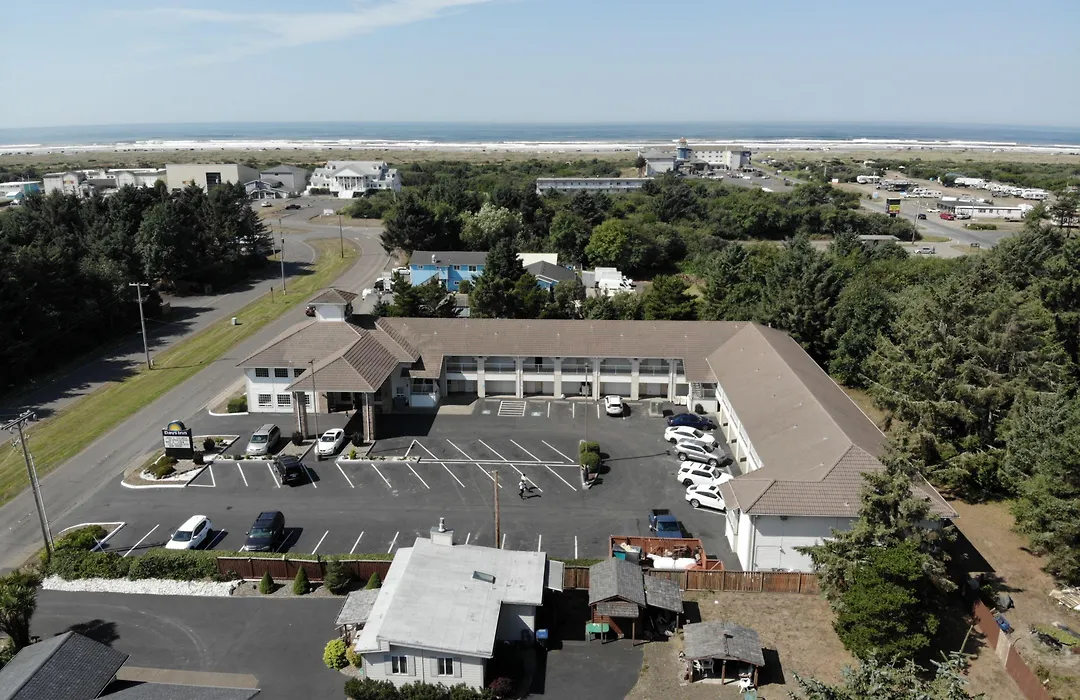 Days Inn By Wyndham Ocean Shores-1