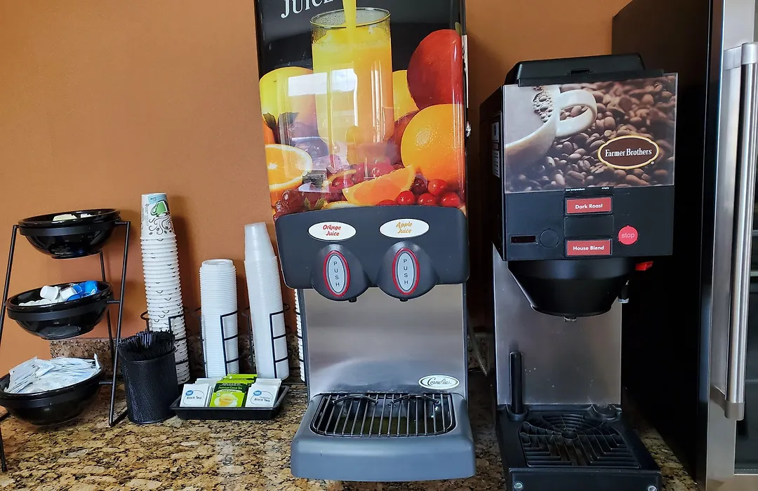 Econo Lodge Hays I-70-1