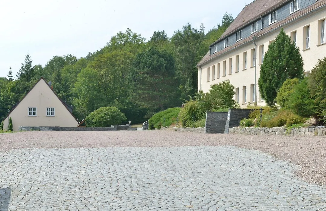 Land- und Golfhotel Alte Fliegerschule-1