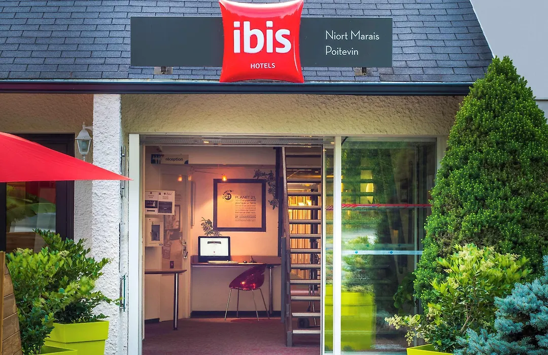 B&B Hotel Niort Sud Venise Verte-1