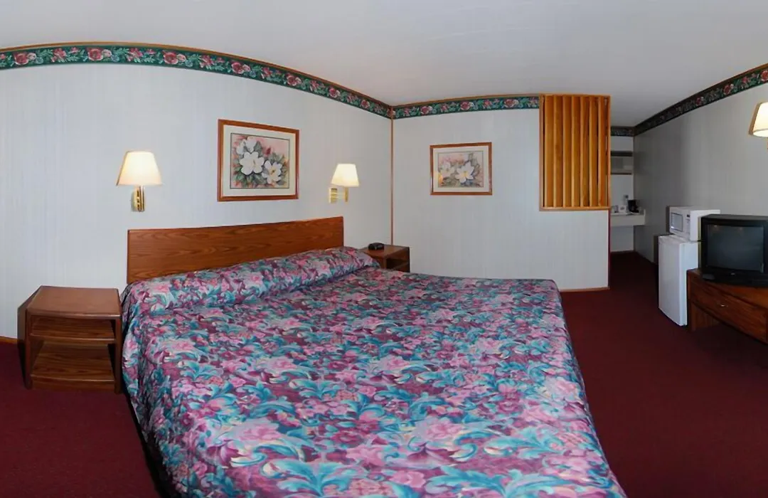 Econo Lodge-1