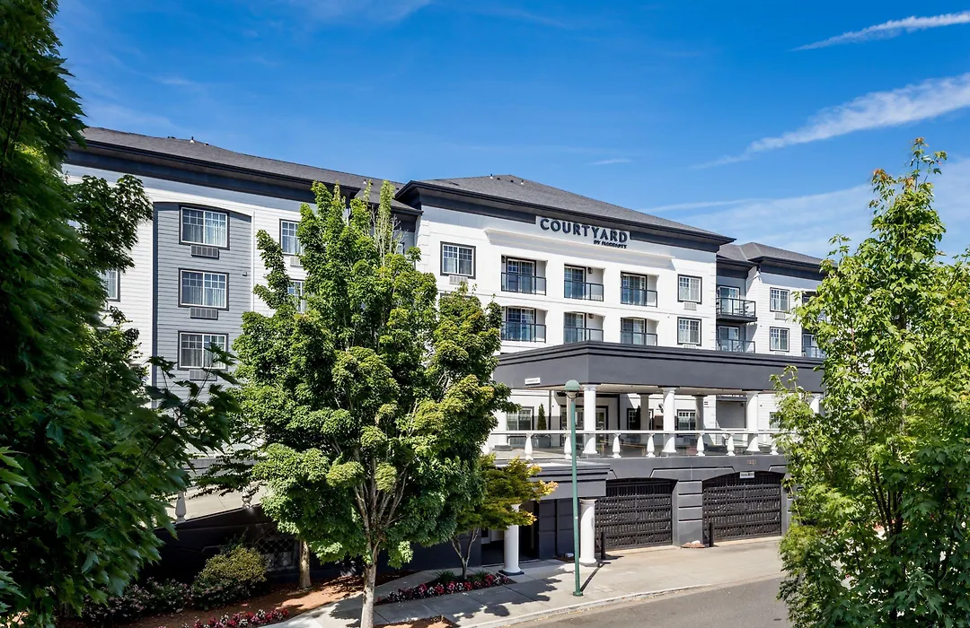 Courtyard By Marriott Portland North-1