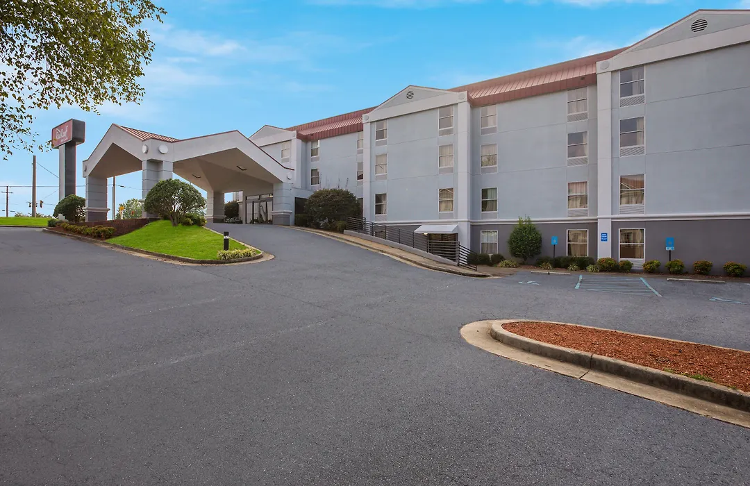 Red Roof Inn & Suites Newnan-1