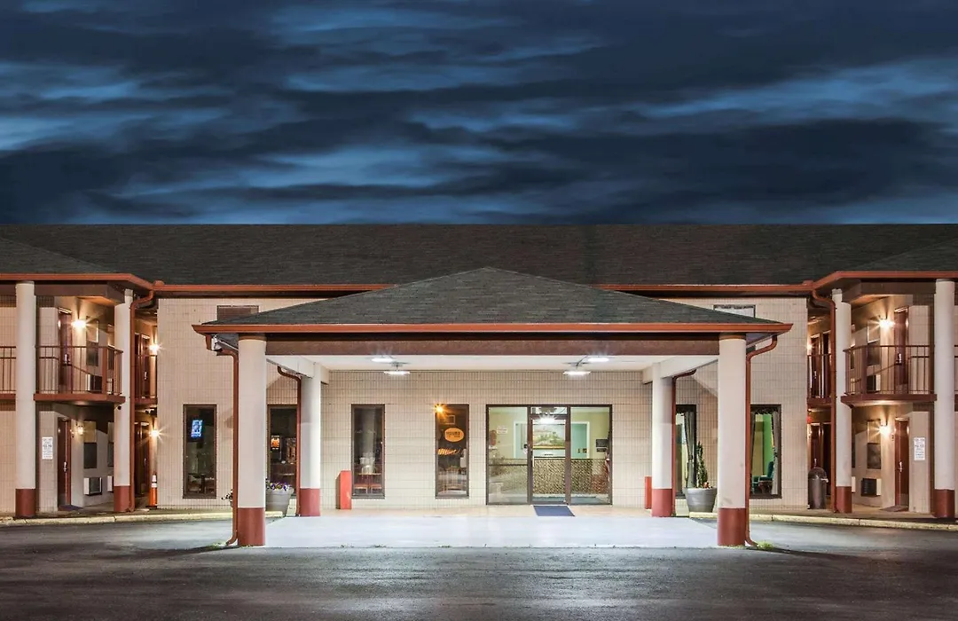 Super 8 By Wyndham Malvern-1