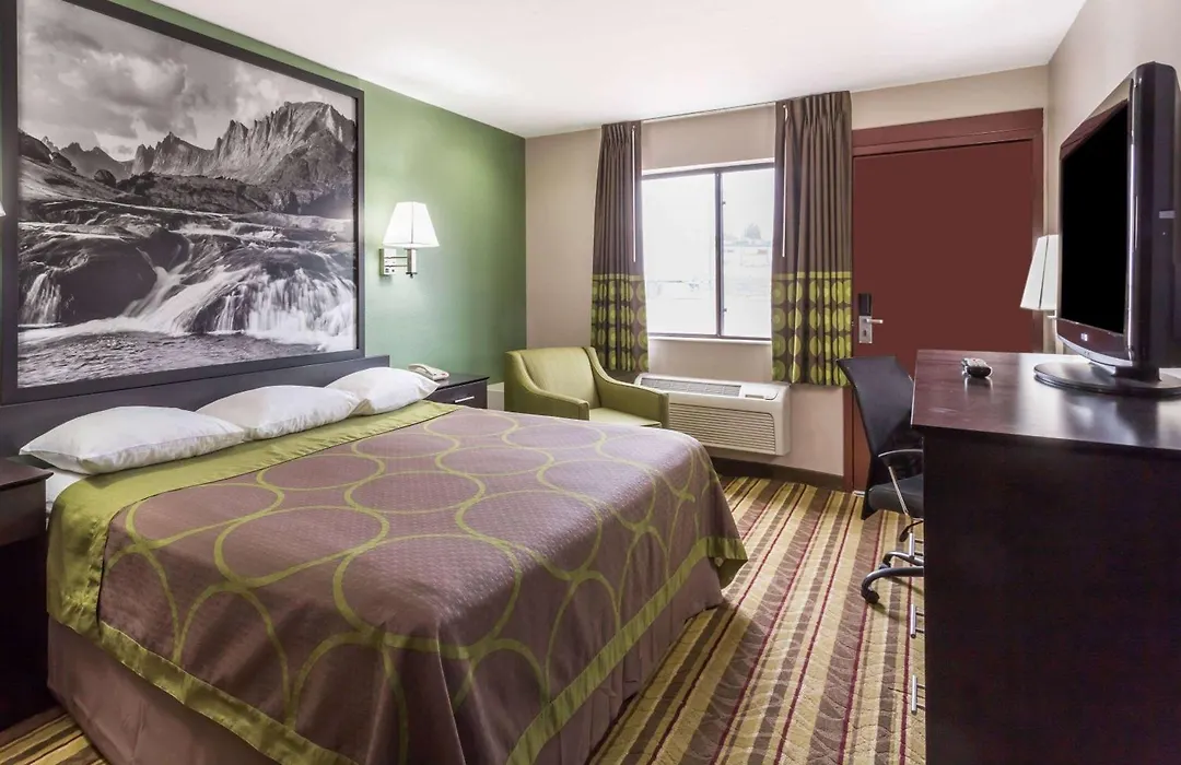 Super 8 By Wyndham Rock Springs-1