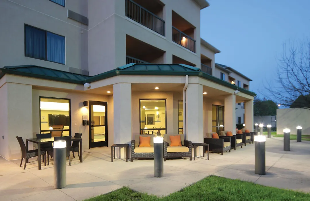 Courtyard By Marriott Dayton North-1