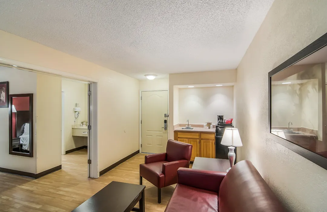 Red Roof Inn & Suites Pensacola East - Milton-1