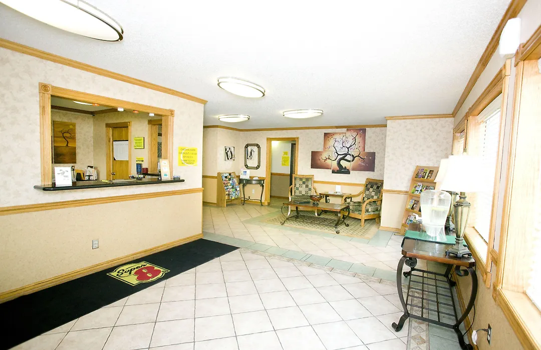 Super 8 By Wyndham Van Buren/Ft. Smith Area-1