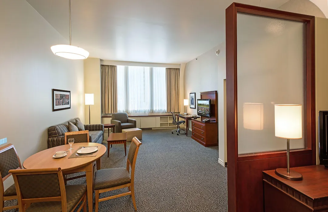Le Square Phillips Hotel & Suites-1