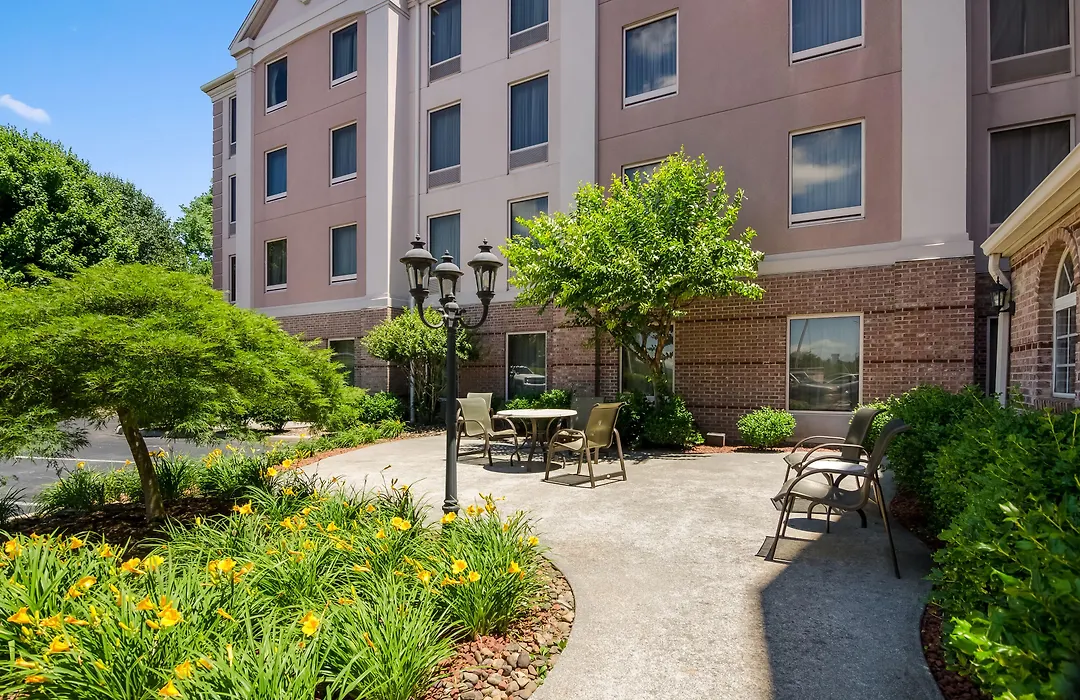 Mainstay Suites Roanoke Airport-1