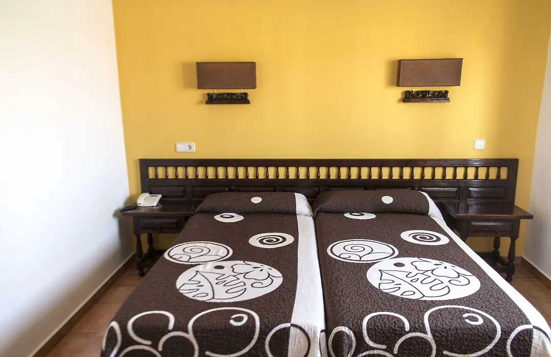Hospedium Hotel Juan II-1