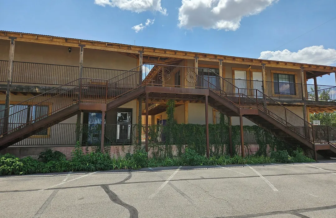 Tombstone Motel-1
