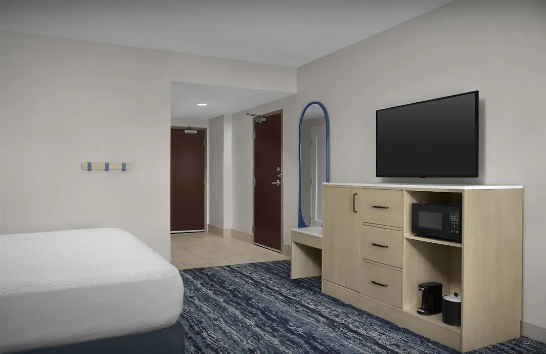 Hampton Inn & Suites Ocean City Bayfront-Convention Center-1