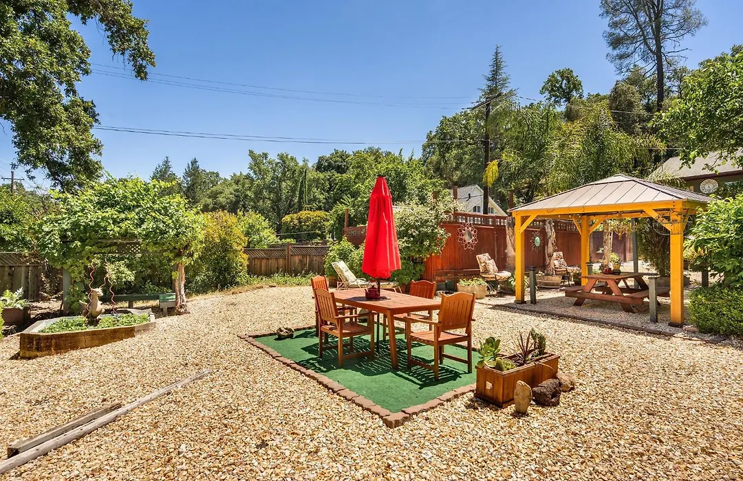 Foothill House-1